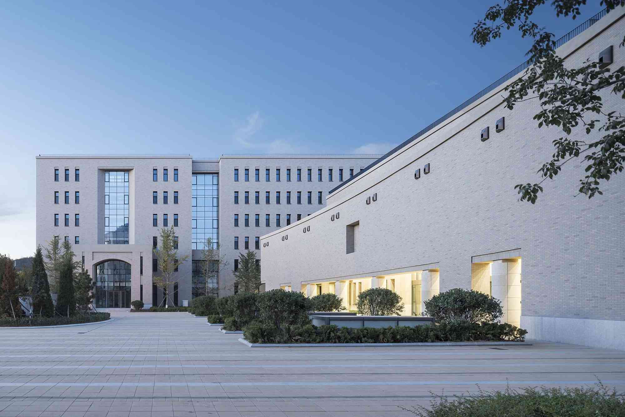 Dalian University Of Technology Faculty