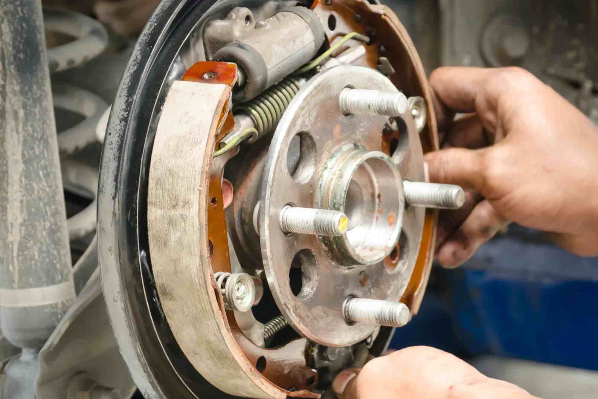 Difference Between Leading And Trailing Brake Shoes