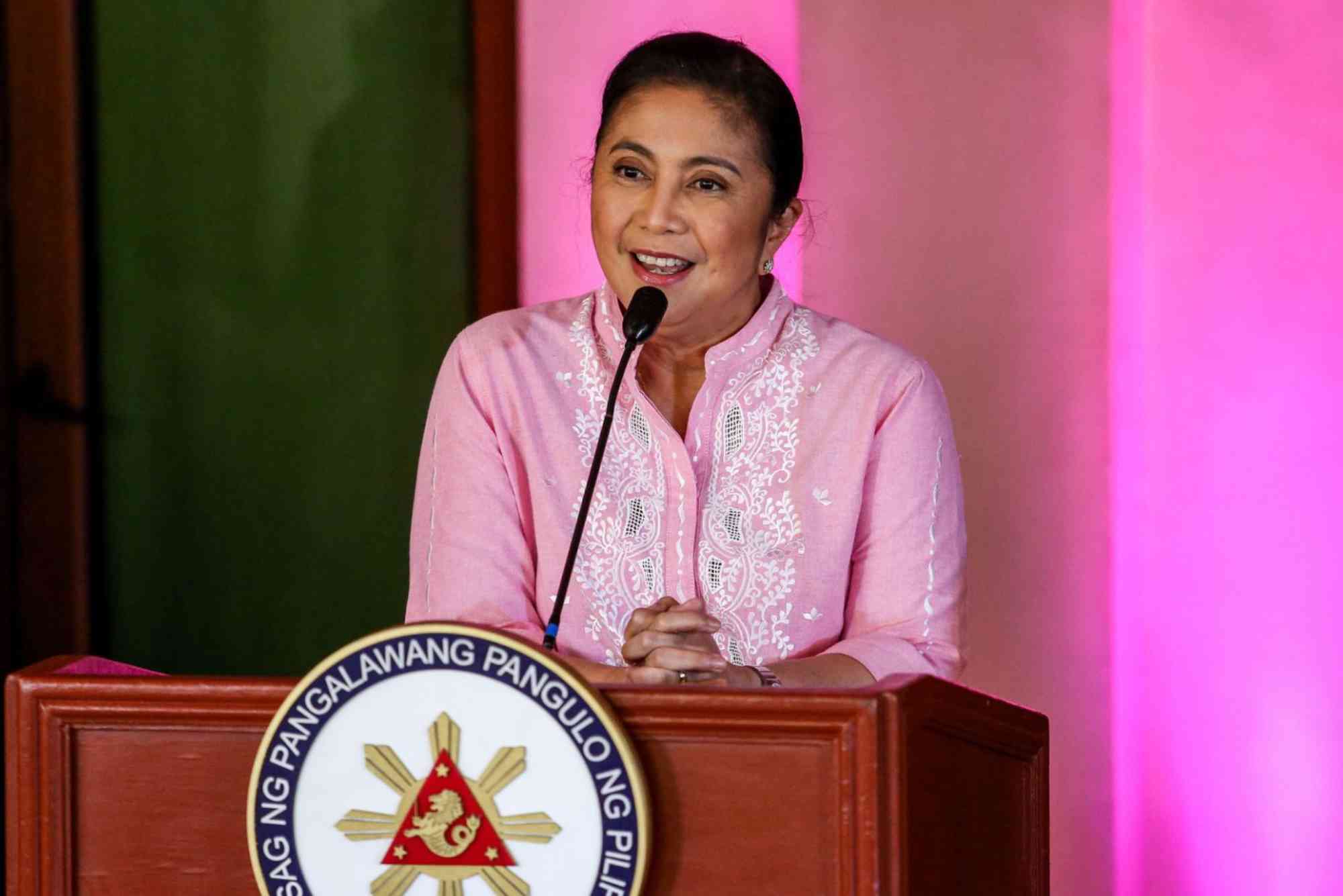Leni Robredo Educational Background