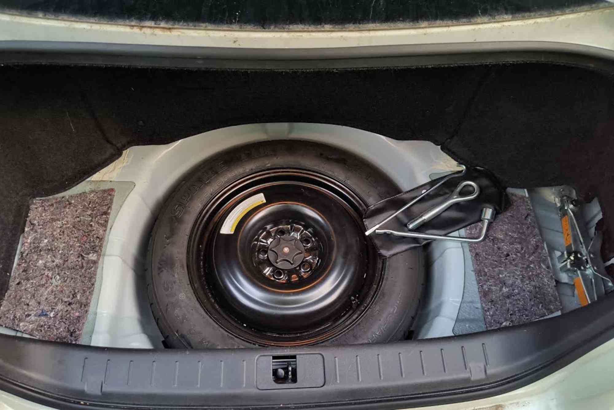 Infiniti Q50 no Spare Tire